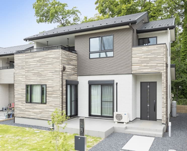 2階建て 南向き玄関