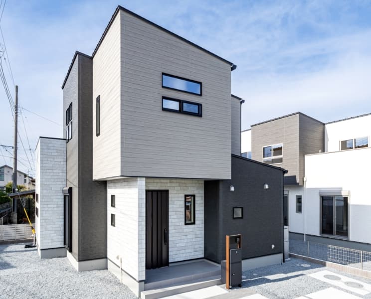 2階建て 東向き玄関