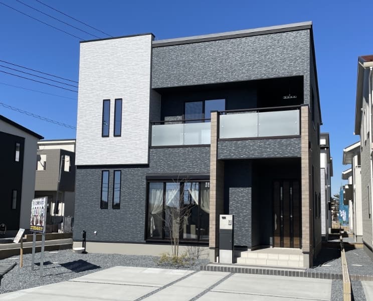 2階建て 南向き玄関