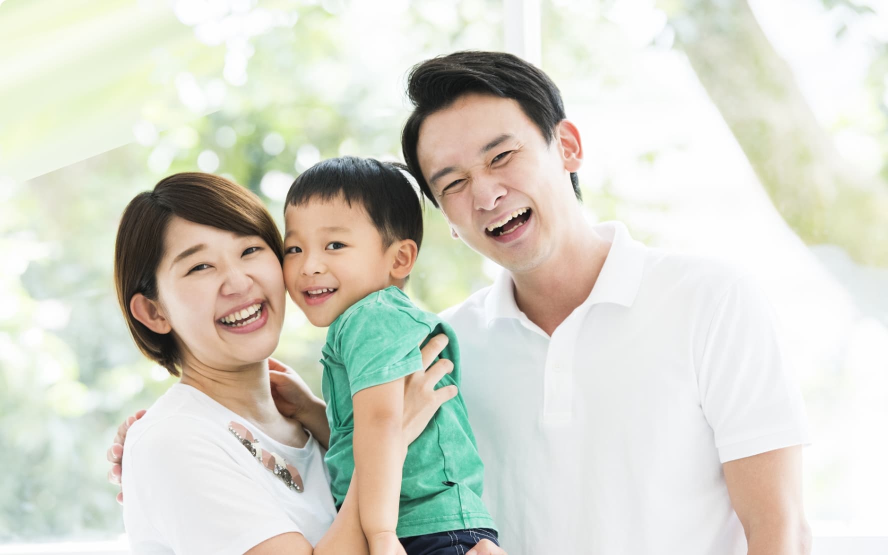 笑顔の家族写真