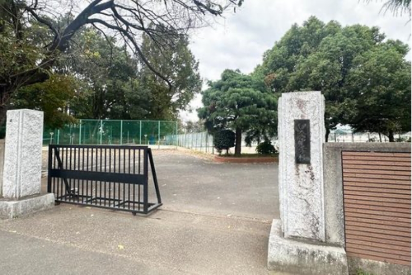 伊奈町立小室小学校